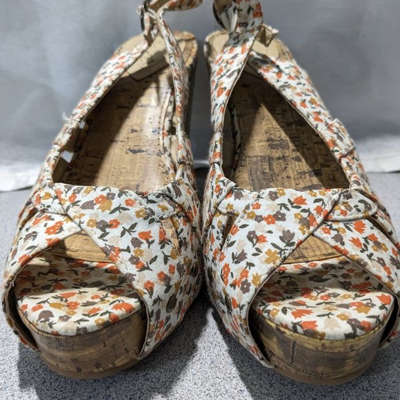 G-21 Floral Wedge Heels. Size 6. - Picture 7 of 7